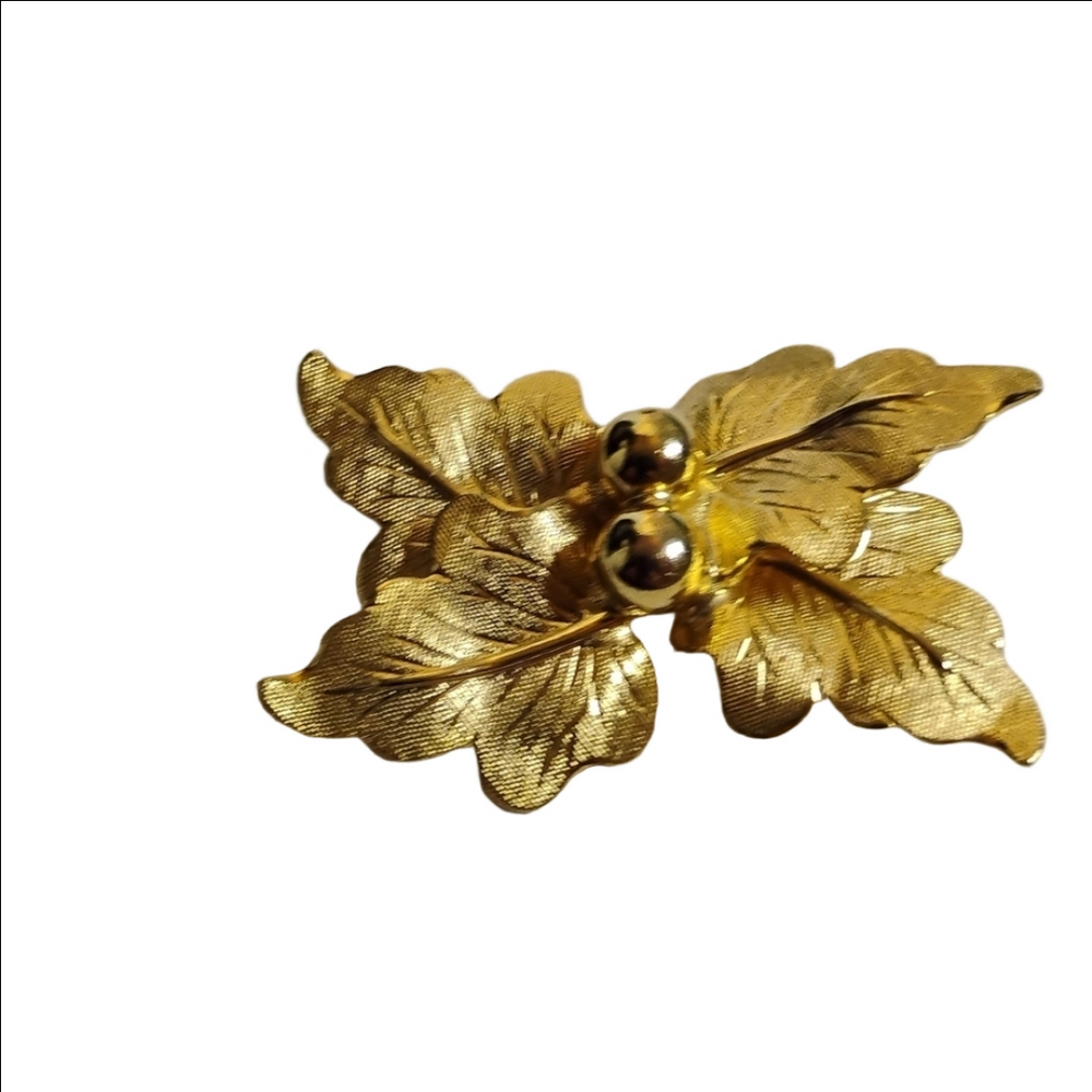 Vintage Gold Tone Leaf Brooch‎
